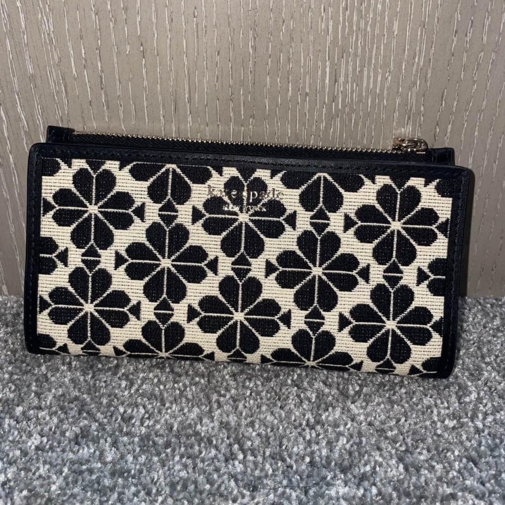 Kate Spade New York Spade Flower Jacquard Zip Slim Wallet Cream Multi One Size